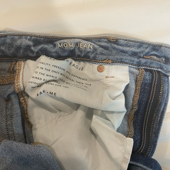 American Eagle Mom Jean - Picture 3 of 4